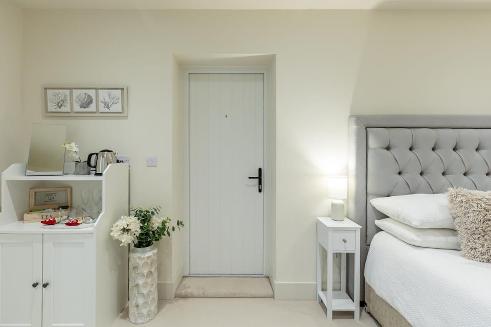 Mudeford Beach Guest Room Bed and Breakfast in Christchurch