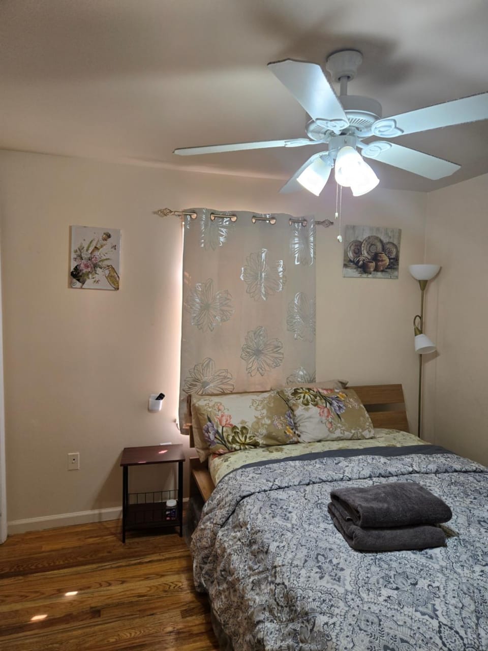 Honey queen room 5 Vacation rental in East Orange