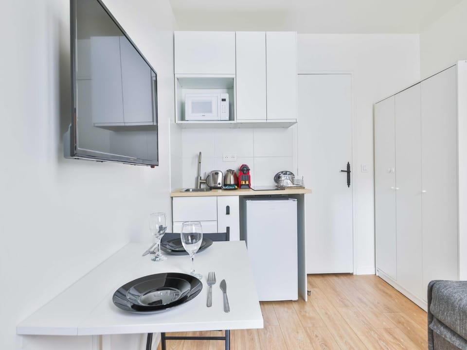 TV and multimedia, Kitchen or kitchenette, Dining area