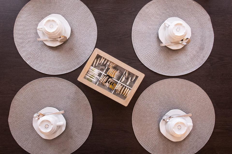 Coffee/tea facilities, Food and drinks