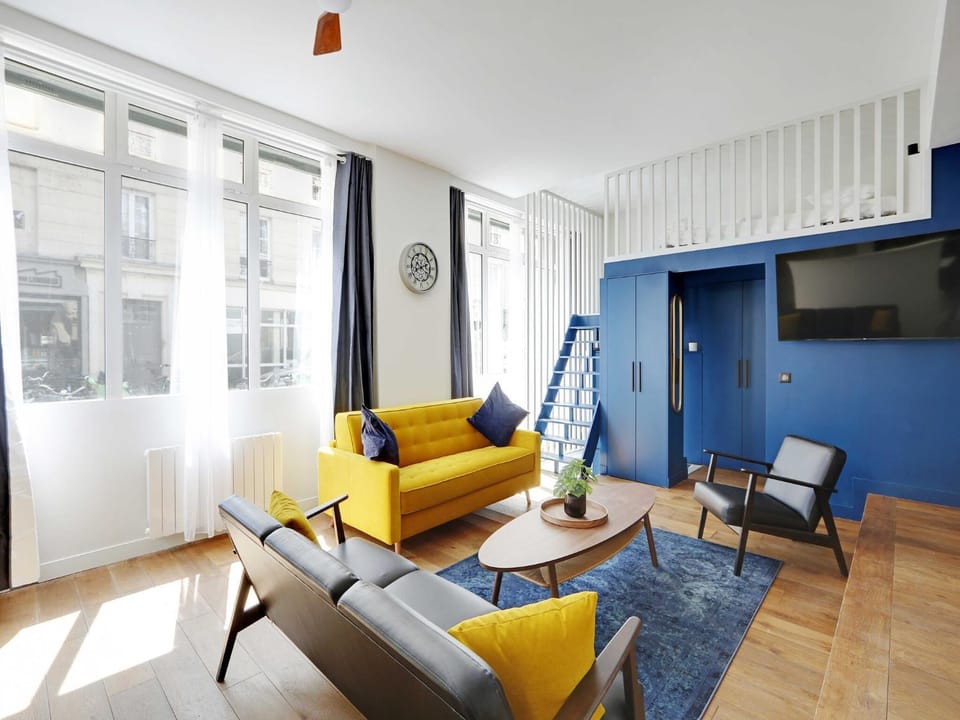 TV and multimedia, Living room, Seating area