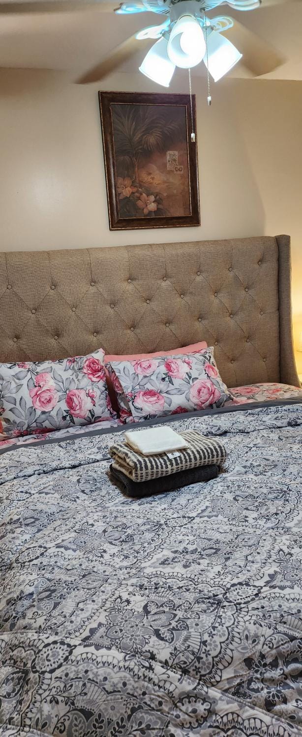 Beautiful Room king Vacation rental in East Orange