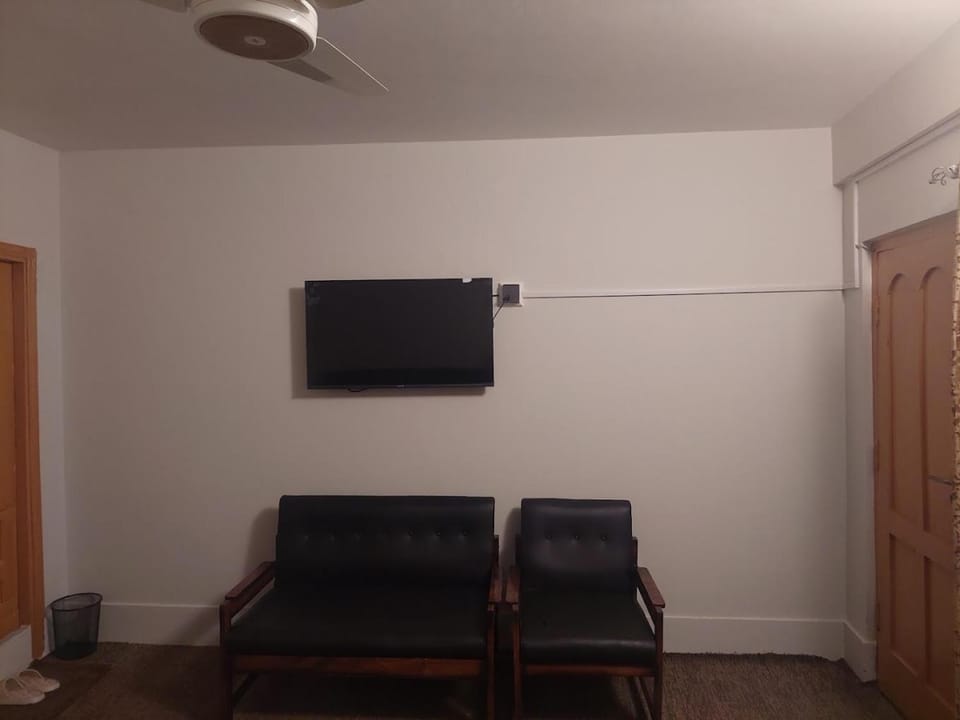 TV and multimedia, Seating area