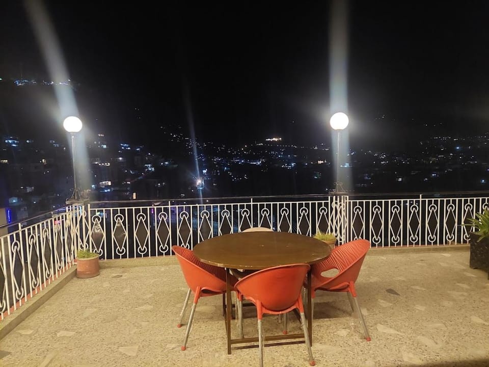Night, View (from property/room), Balcony/Terrace