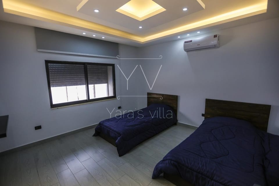 Photo of the whole room, Bedroom, Internal: Not applicable to any particular room