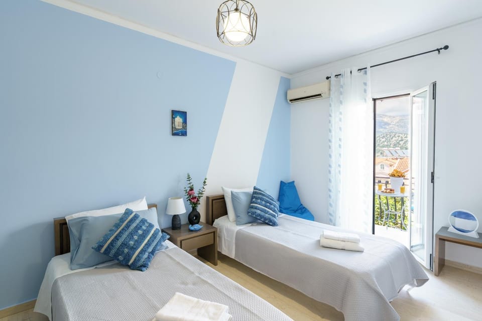 Bed, Photo of the whole room, air conditioner