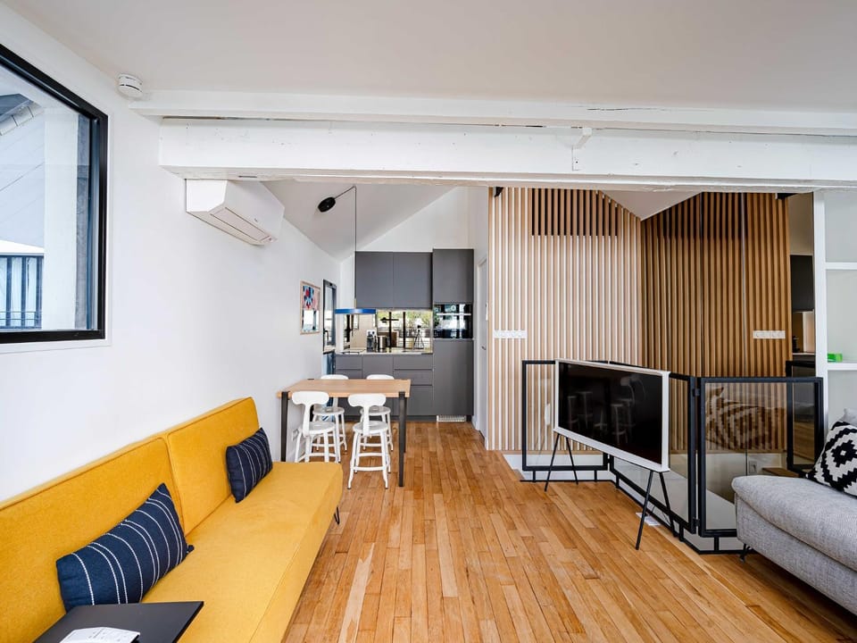 TV and multimedia, Kitchen or kitchenette, Living room, Seating area, Dining area, Evening entertainment