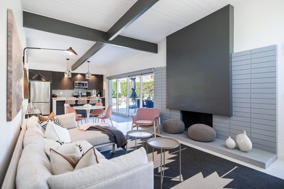 Luxe Outdoor Living: Palm Springs Retreat w/ View! House in Palm Springs