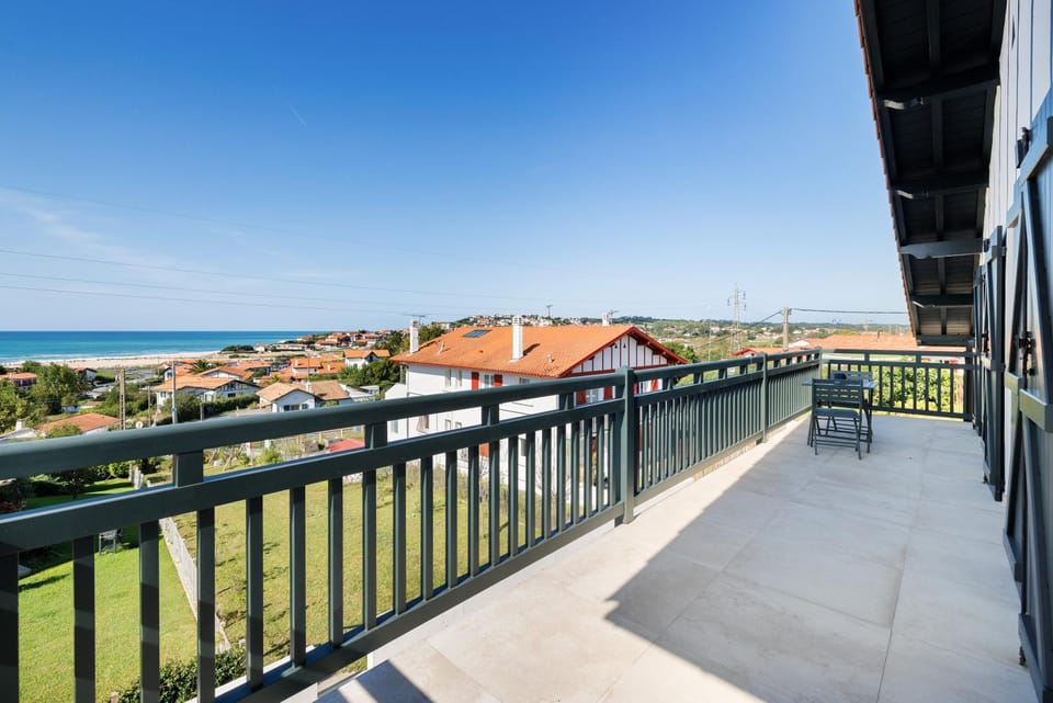 Property building, View (from property/room), Balcony/Terrace