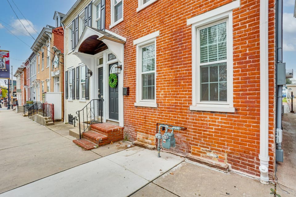 Family-Friendly Townhome w/ Patio in Columbia! House in Columbia