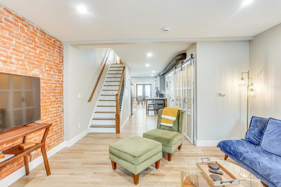 Family-Friendly Townhome w/ Patio in Columbia! House in Columbia