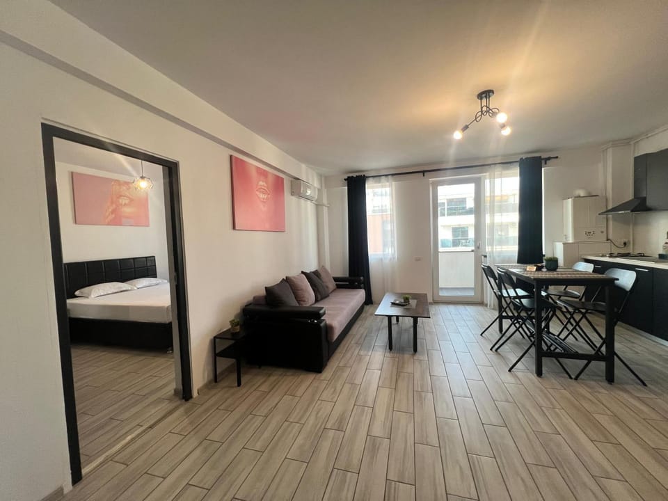 Bed, TV and multimedia, Kitchen or kitchenette, Living room, Photo of the whole room, Seating area, Dining area, Bedroom