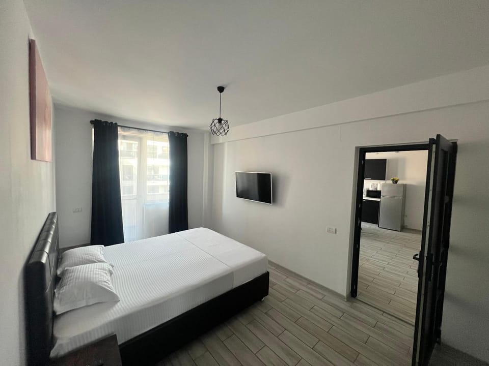 Bed, TV and multimedia, Photo of the whole room, Bedroom, wardrobe