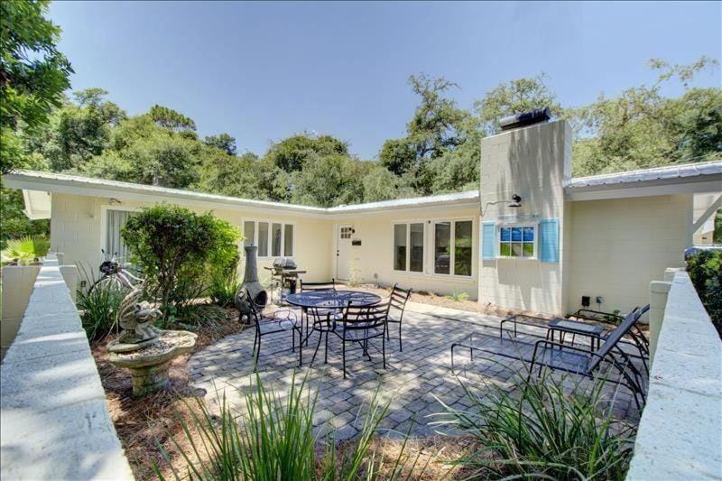 Beachcomber Cottage House in Camden County