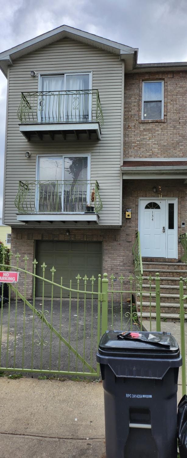 Amazing family house Apartment in East Orange
