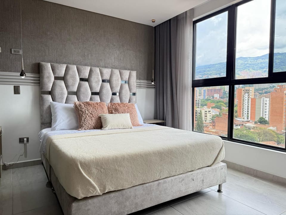 NUEVOS y hermosos LOFT AC perfecta ubicación Apartment in Medellin