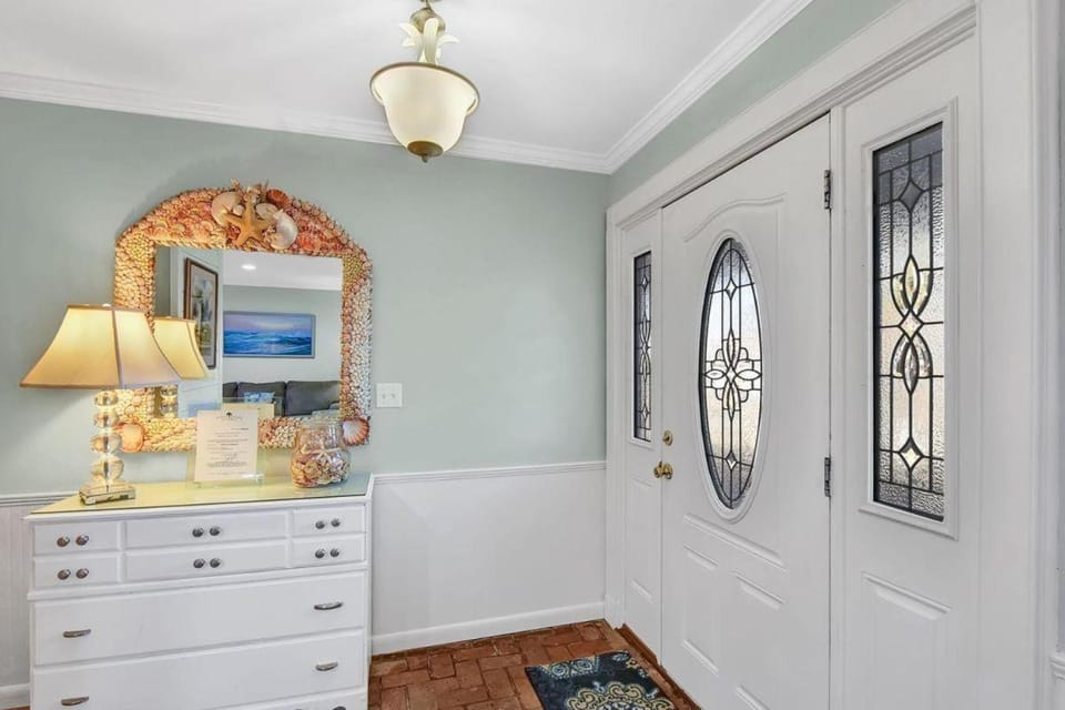 Newbern Cottage House in Camden County