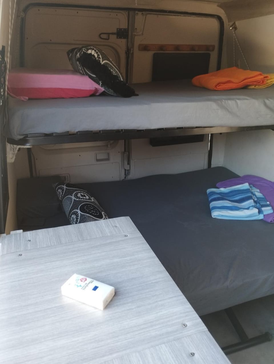 Van aménagé 3 couchages sans SANITAIRE proche de la plage, juste pour dormir prévoir batterie externe pour les téléphones Campground/ 
RV Resort in Mauguio