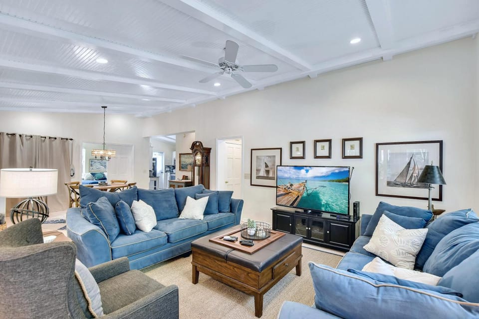 Pine Grove House in Camden County
