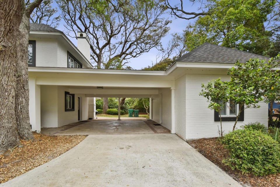 Woodlawn House in Camden County
