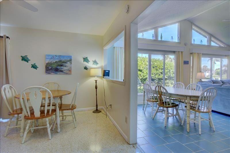 Seaview Cottage House in Camden County