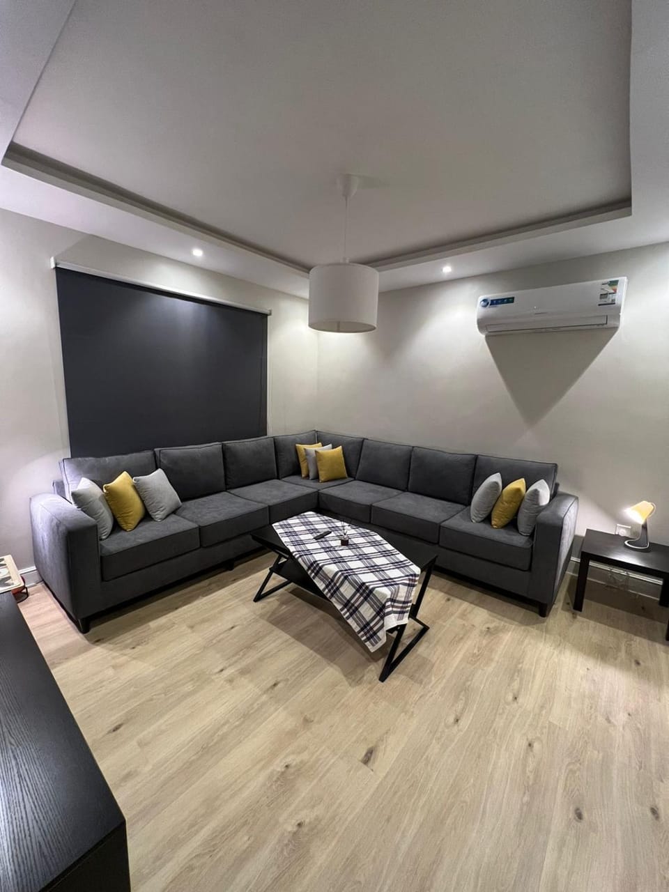 Living room, Seating area, air conditioner
