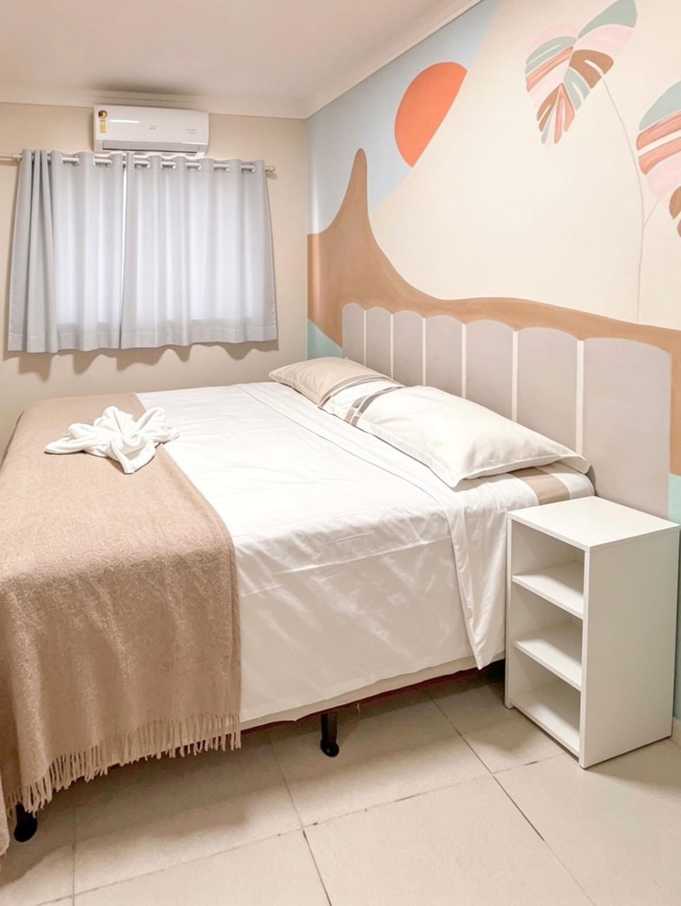 Bedroom, locker, air conditioner