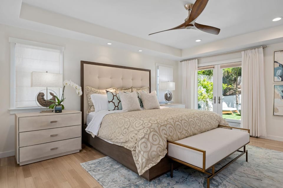 Shoreline Splendor by Paradise Retreats Villa in Santa Barbara