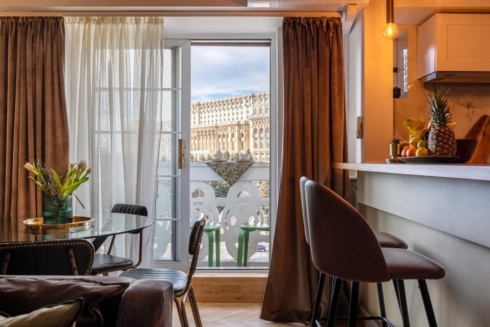 View (from property/room), Balcony/Terrace, Living room, Seating area, Dining area