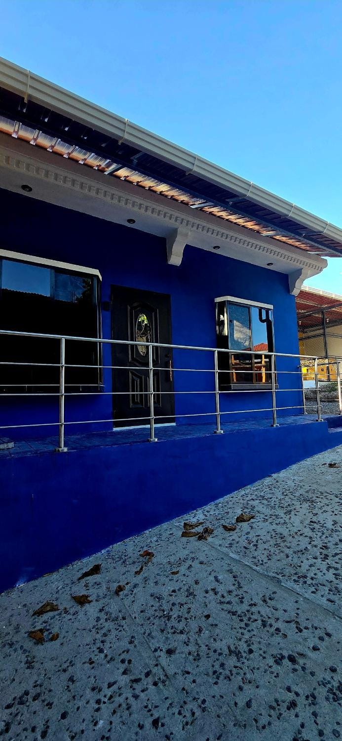 Mini Casa azul con generador electrico y parqueo Apartment in Guatemala