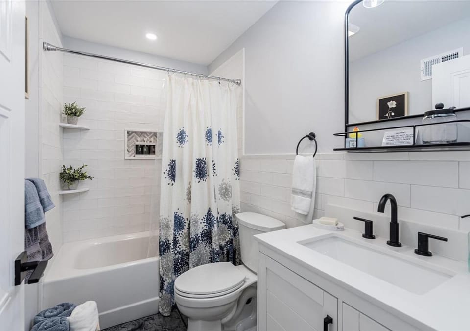 Toilet, Bathroom, Bath