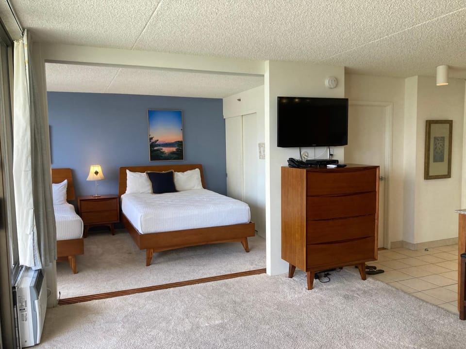 Sunny Waikiki Escape Just Steps to Beach, Views, & Full Kitchen Comfort (10707) Apartment in Honolulu