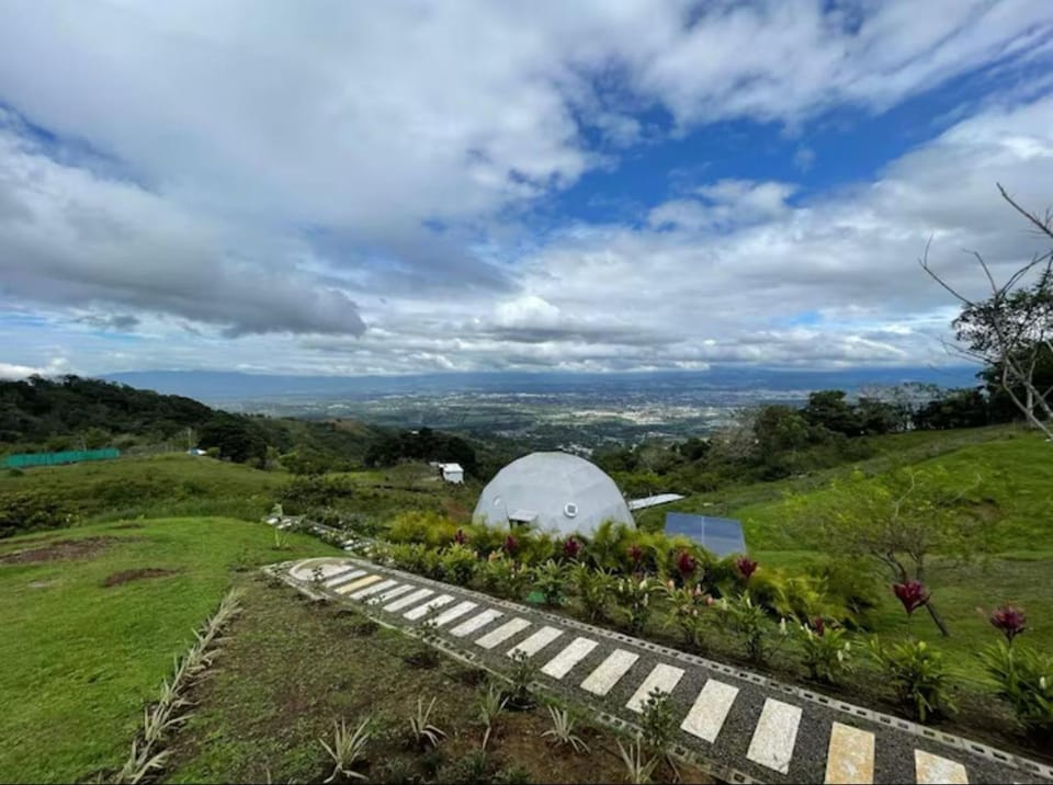 Safari Tent El Cielo Luxury tent in San José Province