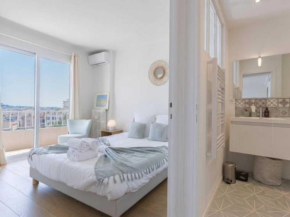 Perchoir - Balcon, vue sur la ville, Palais&Plages Apartment in Cannes