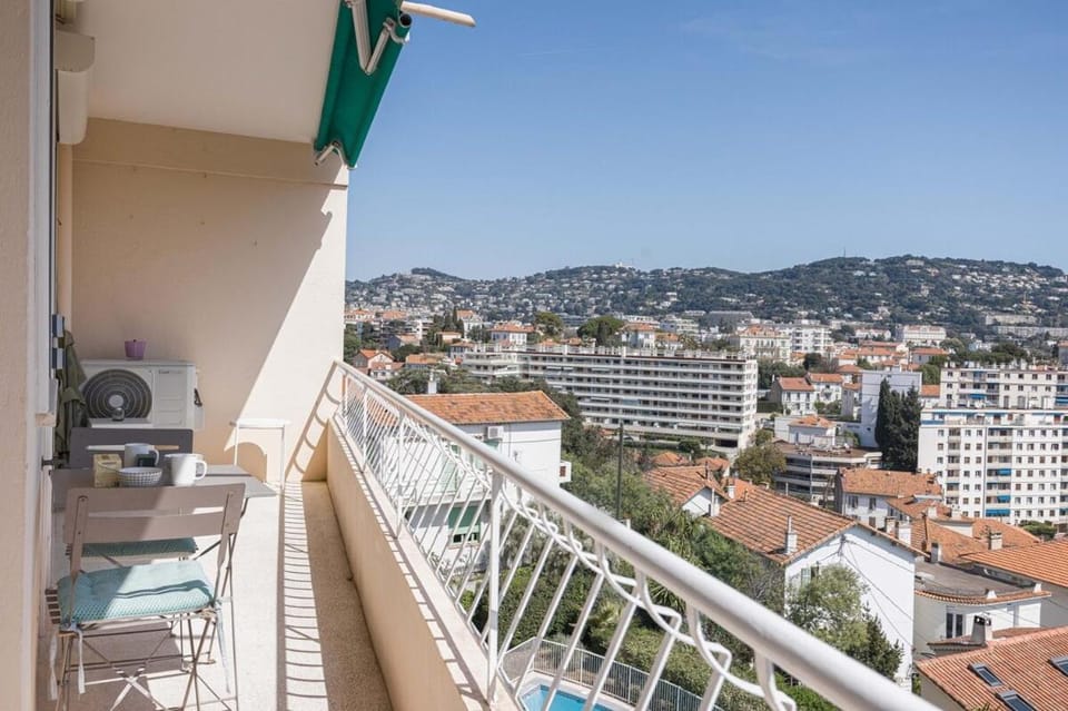 Perchoir - Balcon, vue sur la ville, Palais&Plages Apartment in Cannes