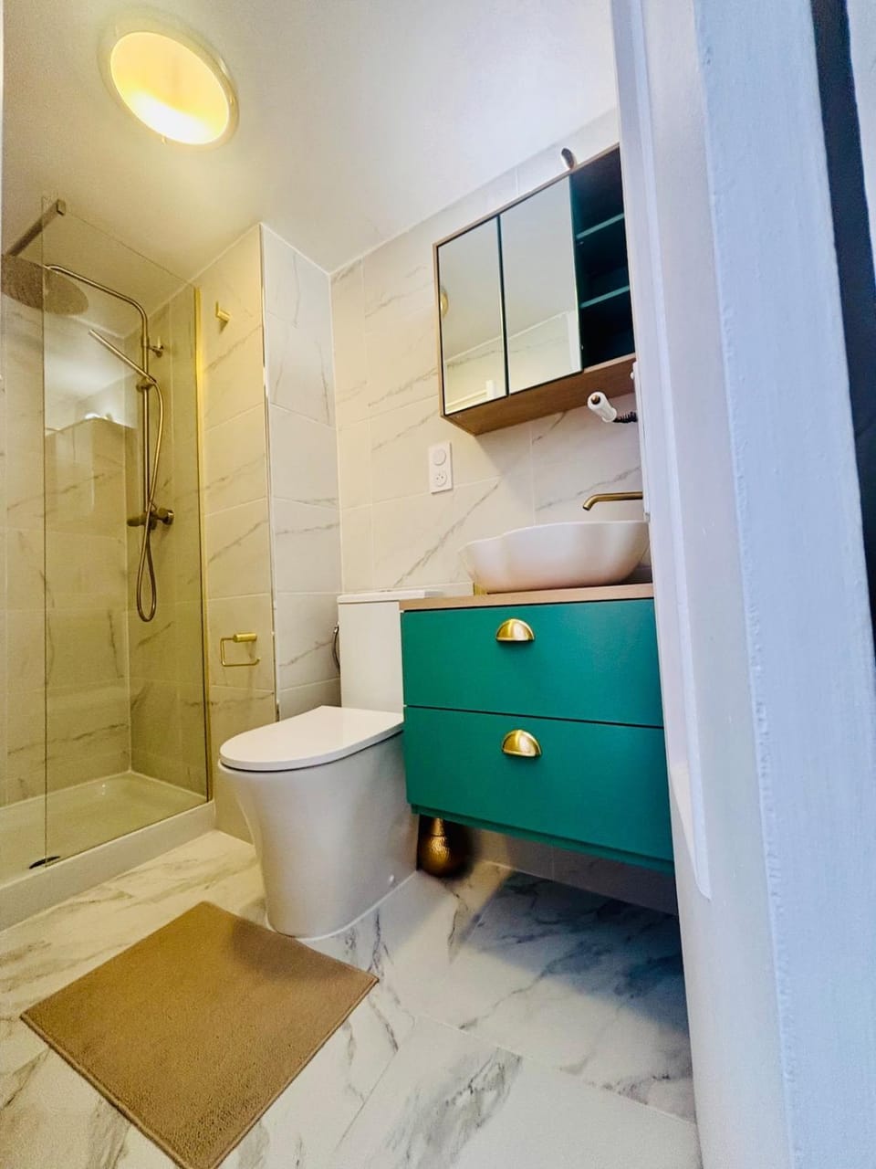 Shower, Toilet, Bathroom
