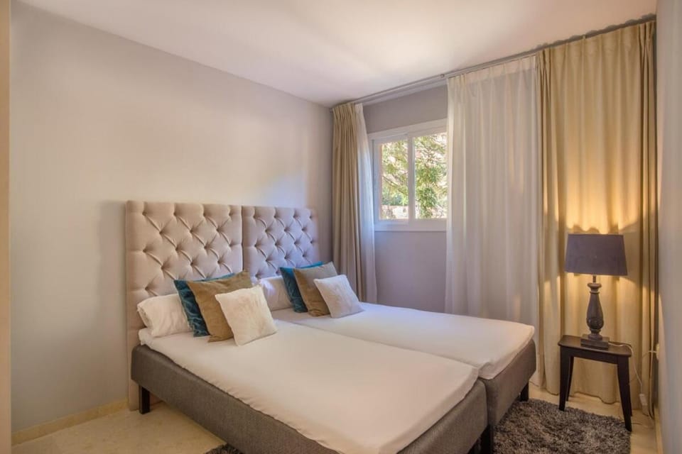 Modern 2 Bedroom Apartment with Sea View in Elviria Apartment in Marbella