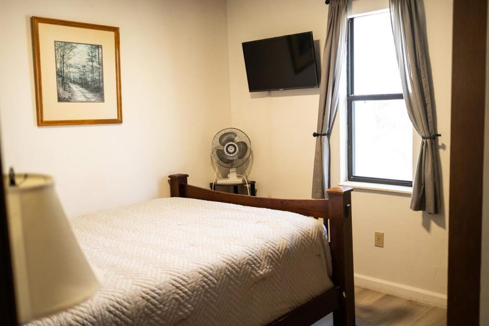 Pet Friendly Cabin with Mountain View Cabin in Pigeon Forge