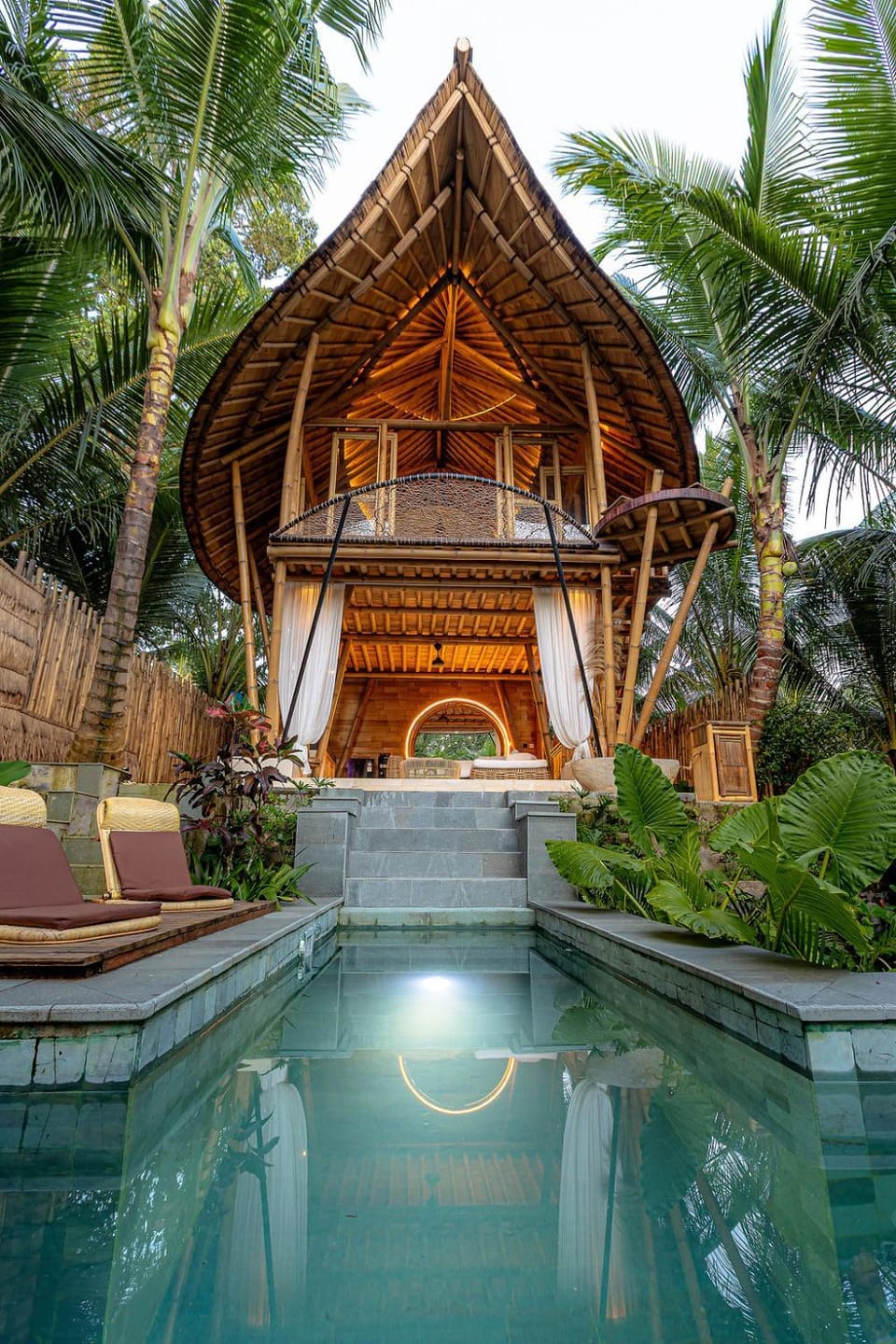 Property building, Balcony/Terrace, Swimming pool, Swimming pool