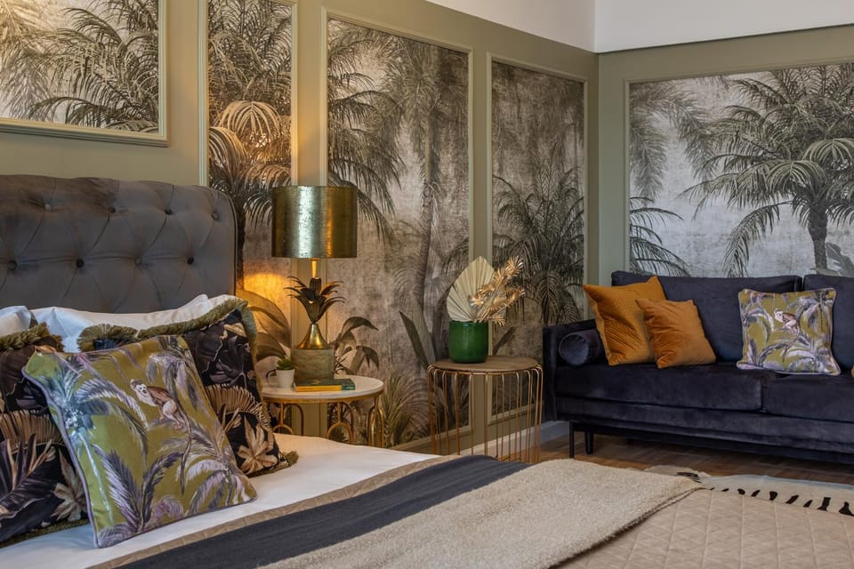 Living room, Seating area