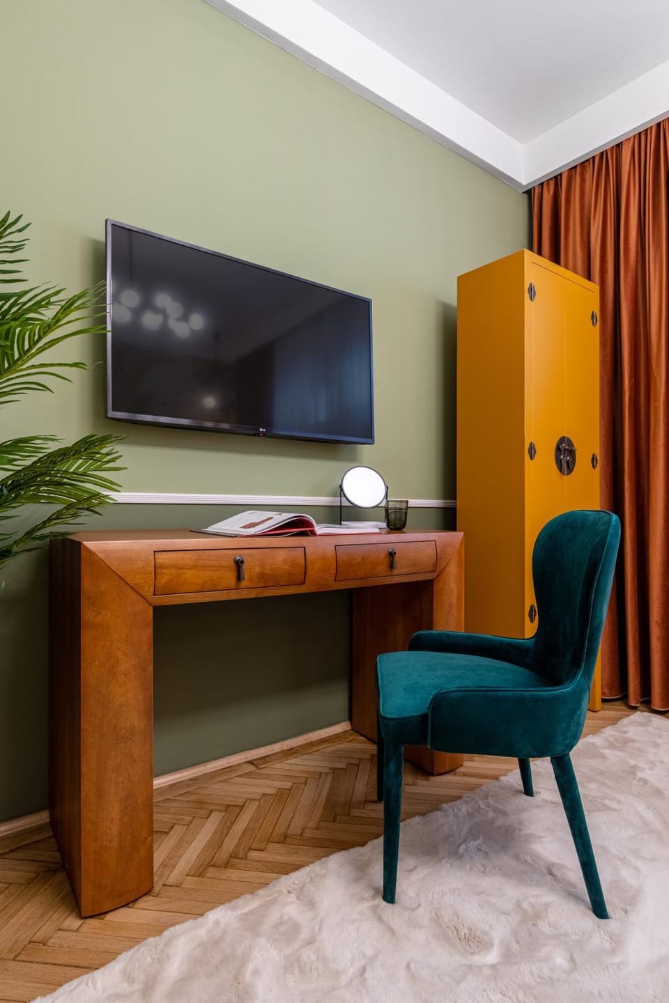 TV and multimedia, Seating area
