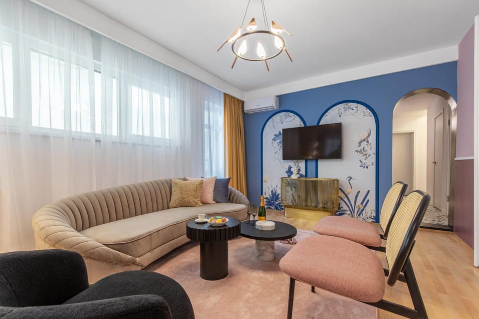 TV and multimedia, Living room, Seating area