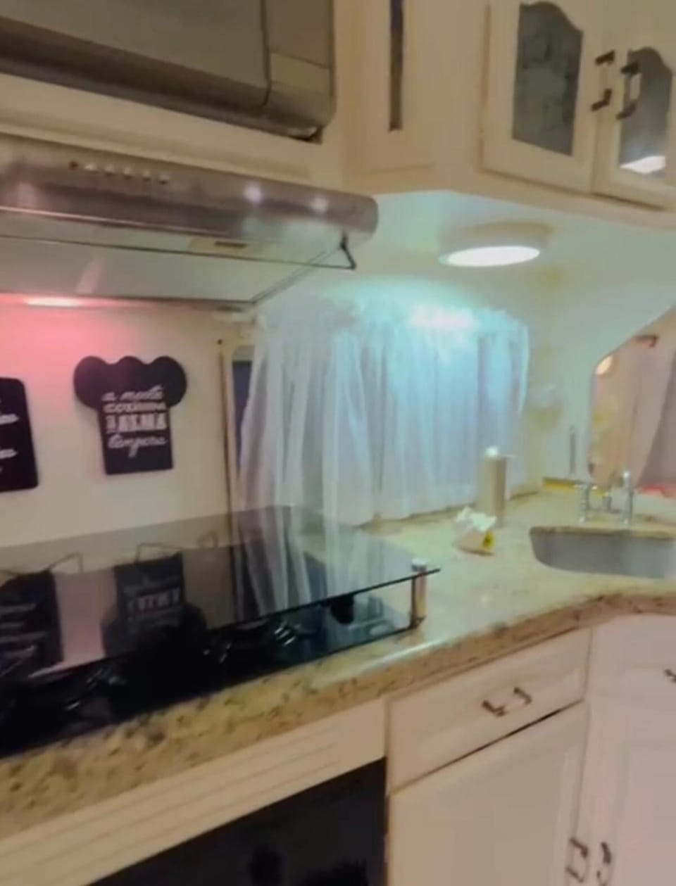 Kitchen or kitchenette