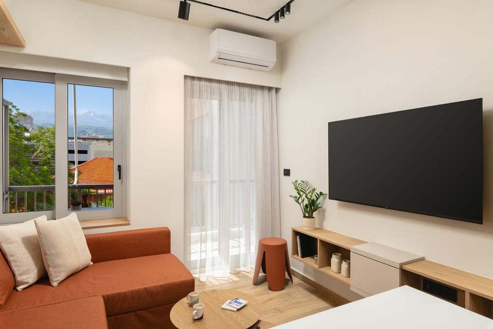 TV and multimedia, Balcony/Terrace, Living room, Photo of the whole room, Seating area, air conditioner