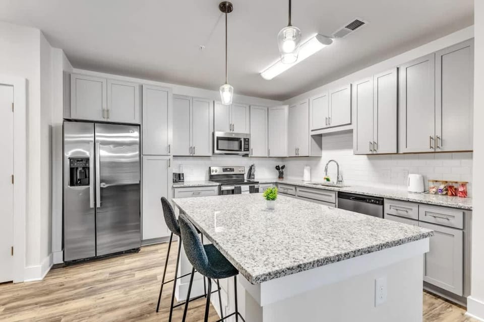 Luxurious King 3BR Suite Mins to Downtown Durham! Apartment in Durham