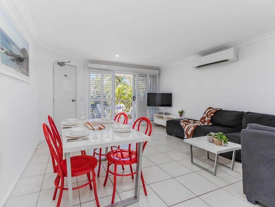 Cabarita Beachfront Poolside 28 Apartment in Tweed Heads