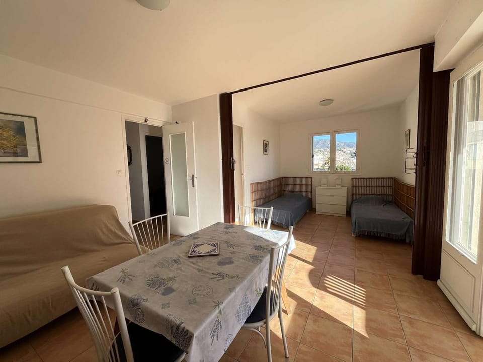 T3 pieds dans l'eau avec parking au Lavandou - FR-1-308-204 Apartment in Le Lavandou