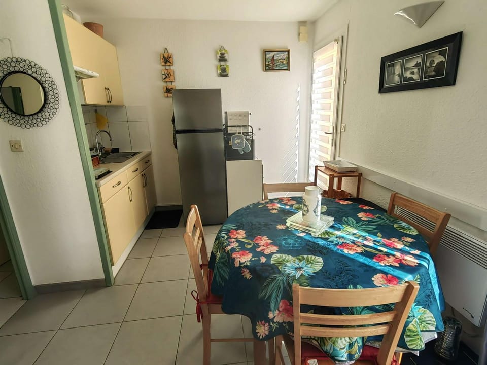 Appartement T2 Calme avec Parking, Proche Plage pour 4 Personnes - FR-1-607-216 Apartment in Agde
