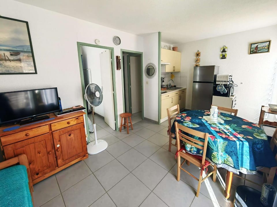 Appartement T2 Calme avec Parking, Proche Plage pour 4 Personnes - FR-1-607-216 Apartment in Agde