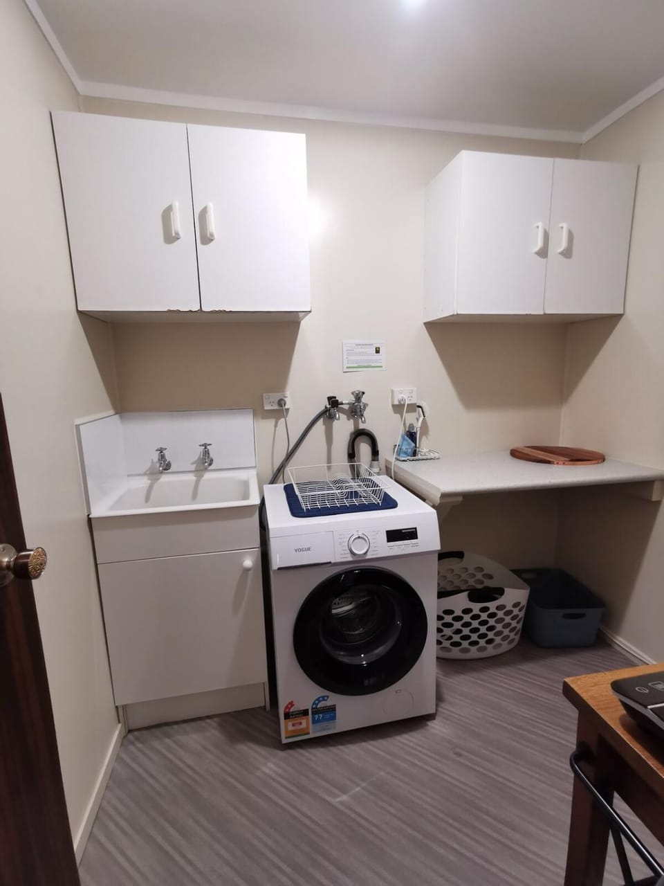 Kitchen or kitchenette, washing machine